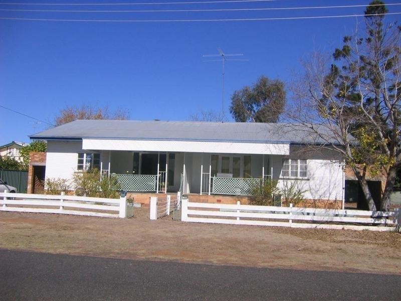 1/8 Church Street, Chinchilla QLD 4413 First National Real Estate