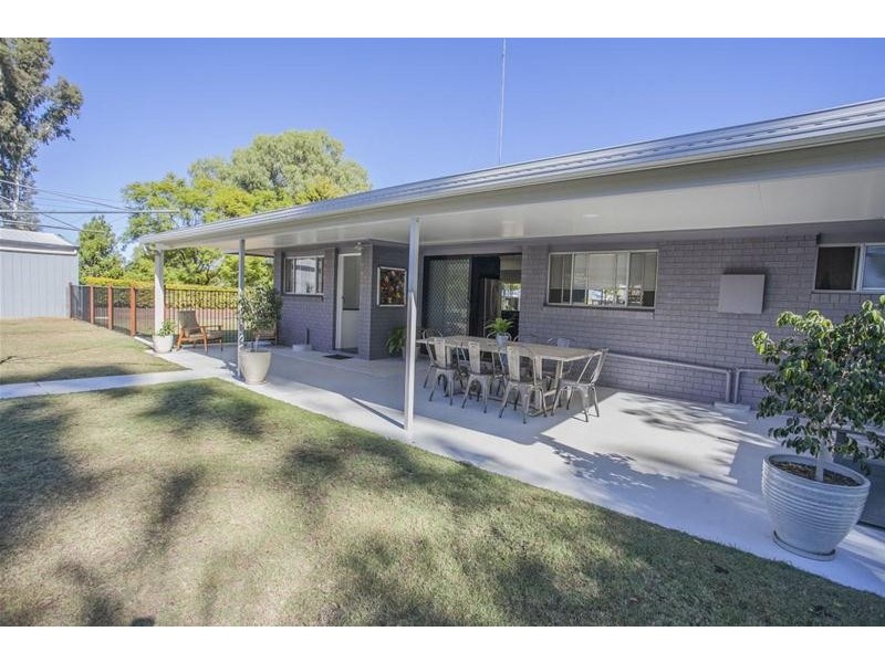 37 Atkins Street, Chinchilla QLD 4413