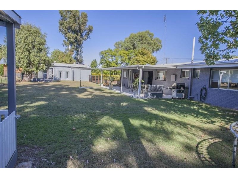 37 Atkins Street, Chinchilla QLD 4413