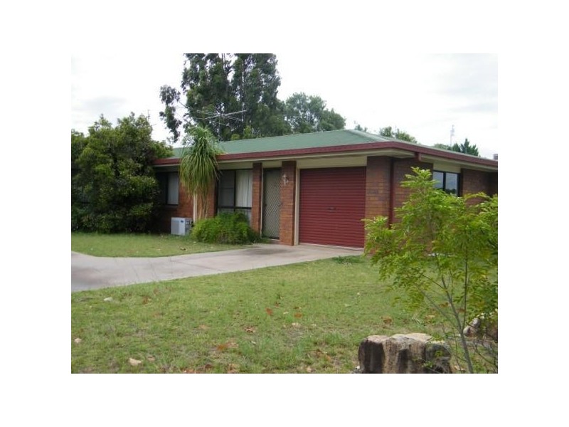 2/1 Scouller Street, Chinchilla QLD 4413