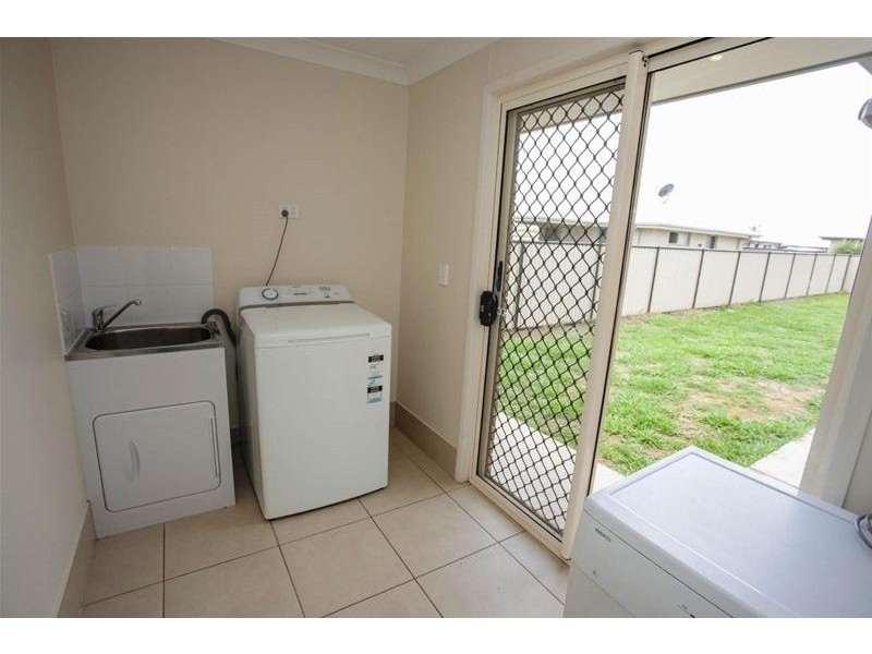 79 Windmill Road, Chinchilla QLD 4413