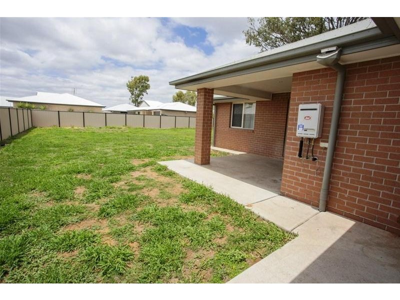 79 Windmill Road, Chinchilla QLD 4413