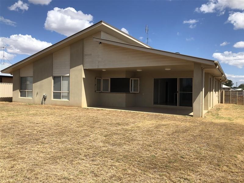 11 Cole Street, Chinchilla QLD 4413