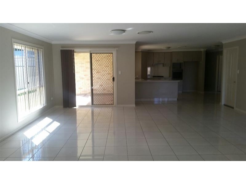 17 Skewis Street, Chinchilla QLD 4413