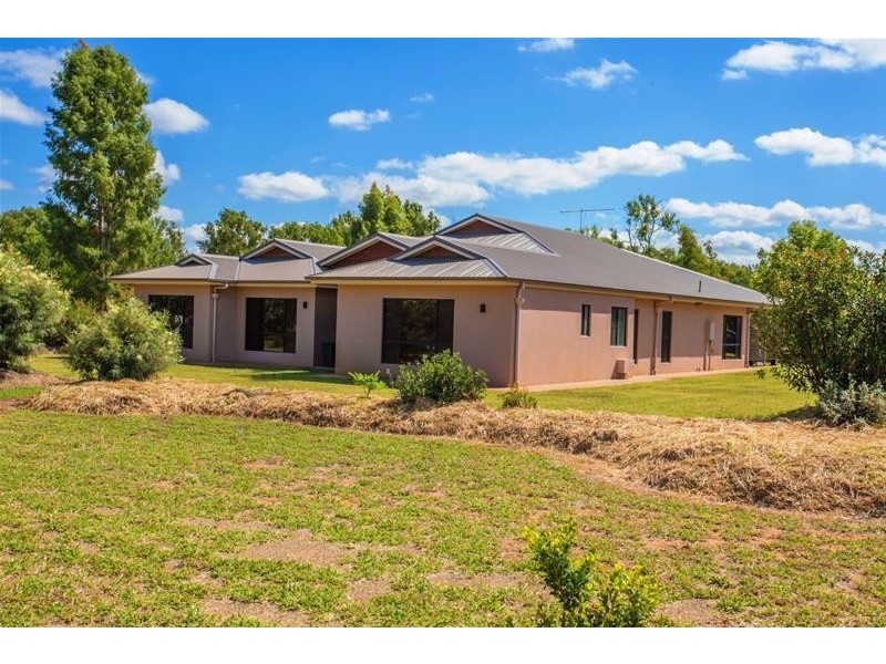 32 Oak Street, Chinchilla QLD 4413