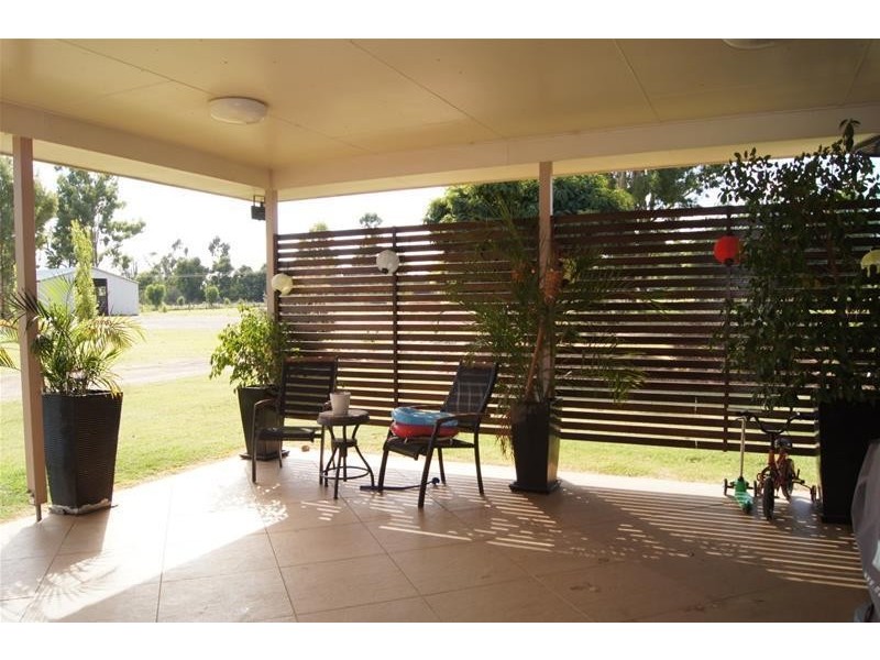 32 Oak Street, Chinchilla QLD 4413