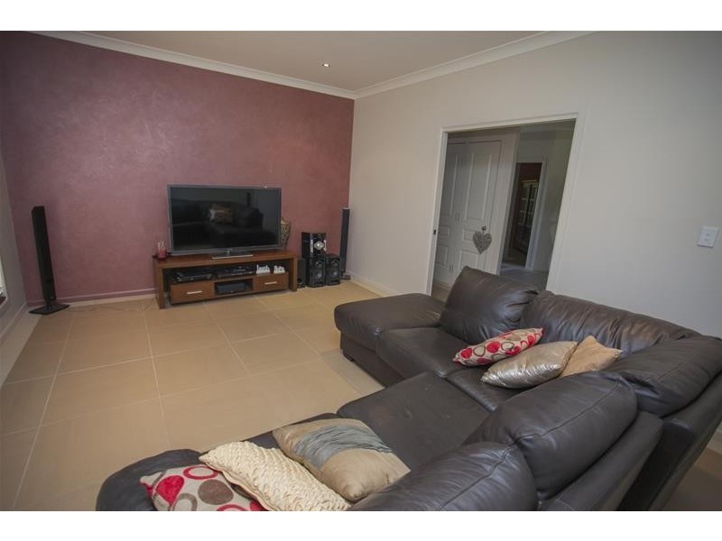 32 Oak Street, Chinchilla QLD 4413