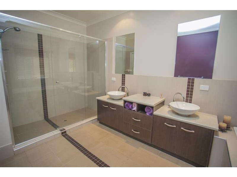 32 Oak Street, Chinchilla QLD 4413