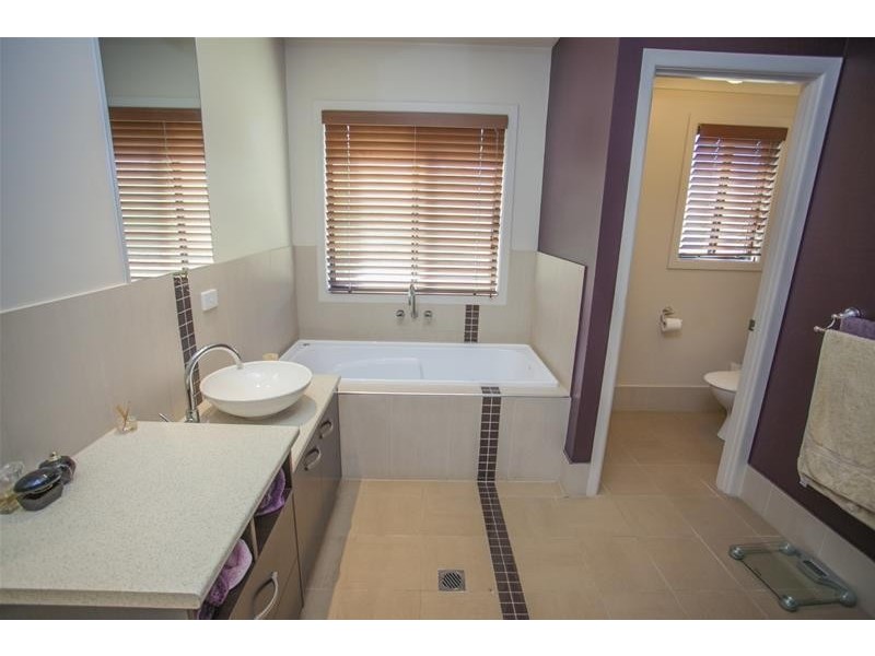 32 Oak Street, Chinchilla QLD 4413