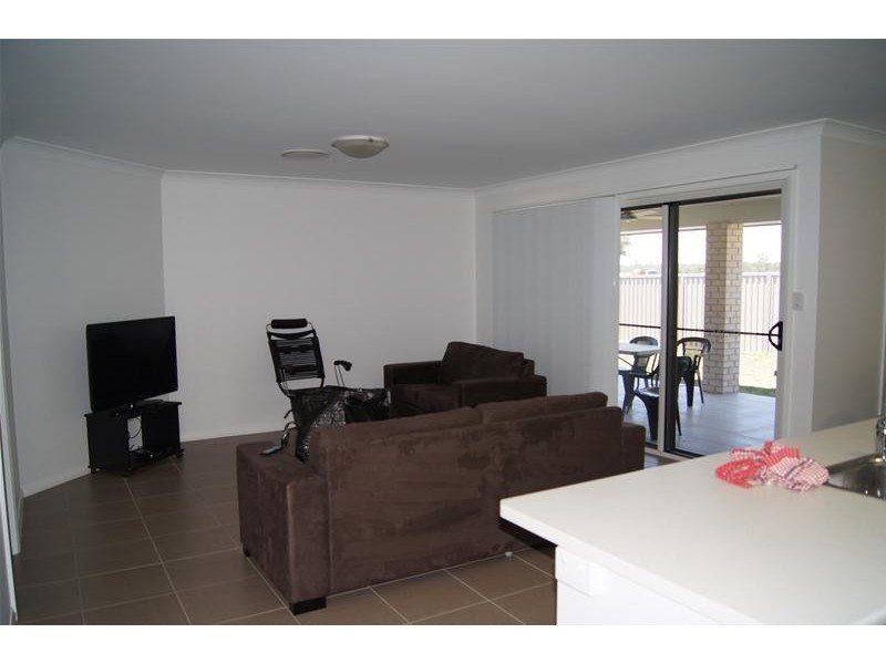 33 Bishop Drive, Miles QLD 4415