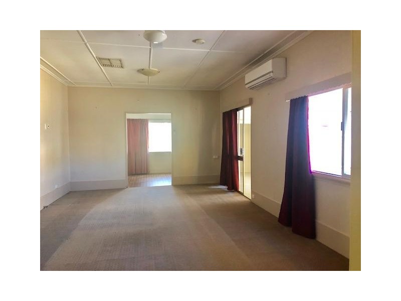 15 Bell Street, Chinchilla QLD 4413