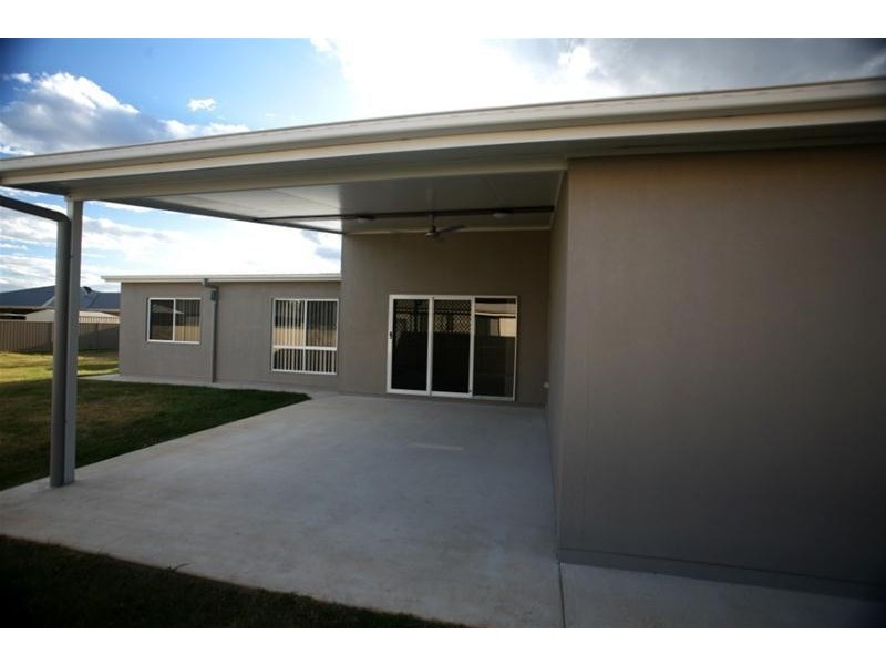 52 Sommerfeld Crescent, Chinchilla QLD 4413