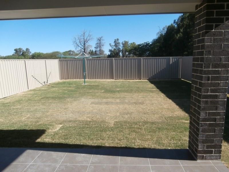 33 Skewis Street, Chinchilla QLD 4413