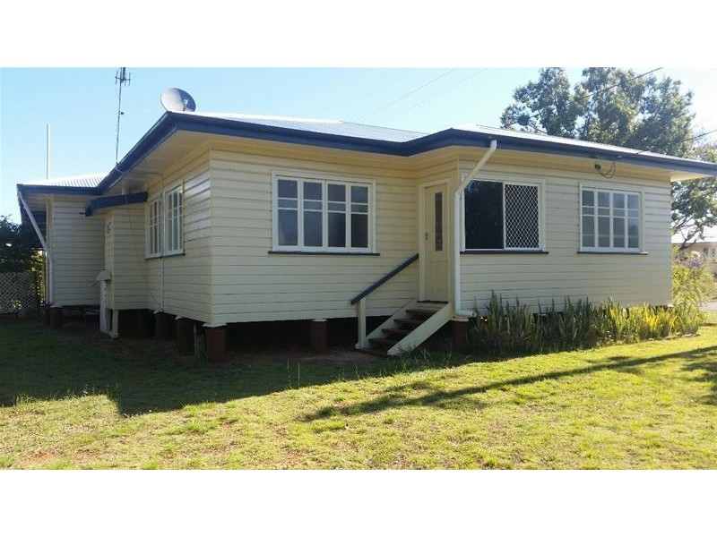 14 Barber Street, Chinchilla QLD 4413