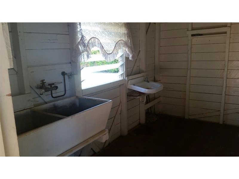 14 Barber Street, Chinchilla QLD 4413