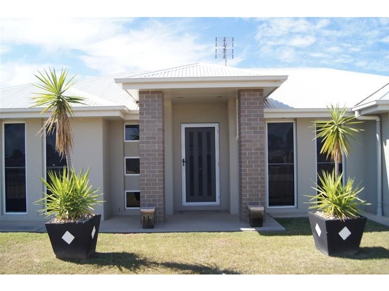 10 McKenzie Street, Chinchilla QLD 4413