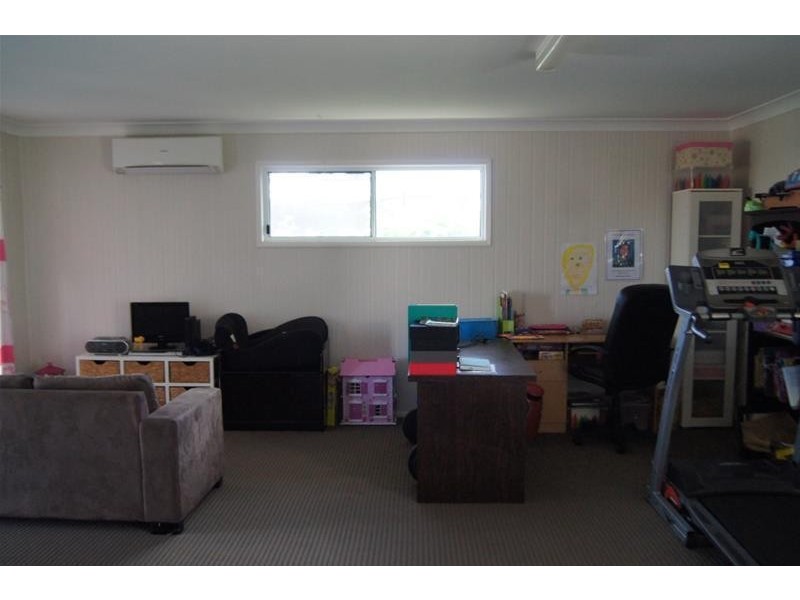 10 McKenzie Street, Chinchilla QLD 4413