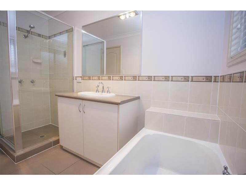 Units 1&2/5  Luscombe Street, Chinchilla QLD 4413