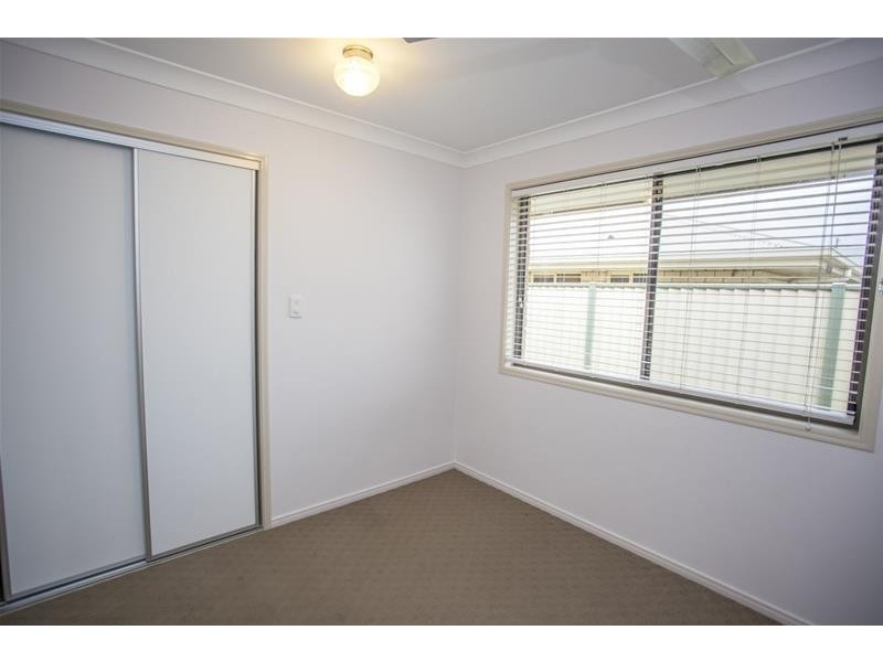 Units 1&2/5  Luscombe Street, Chinchilla QLD 4413