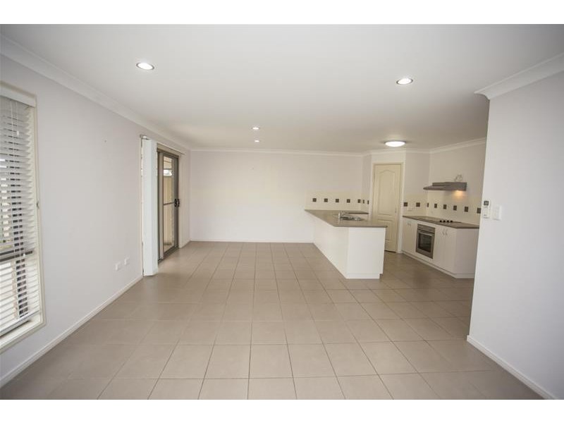 Units 1&2/5  Luscombe Street, Chinchilla QLD 4413