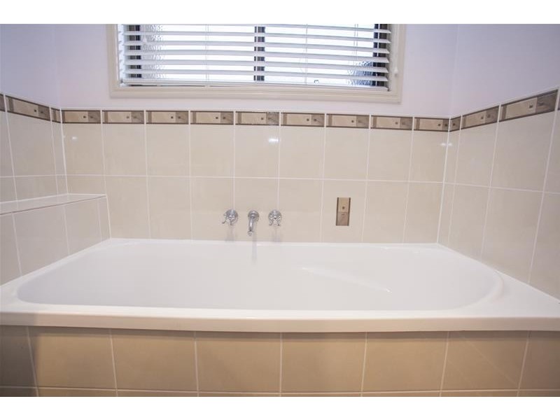 Units 1&2/5  Luscombe Street, Chinchilla QLD 4413