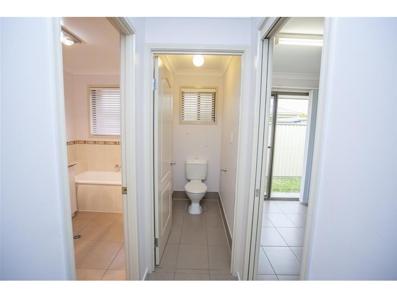 Units 1&2/5  Luscombe Street, Chinchilla QLD 4413