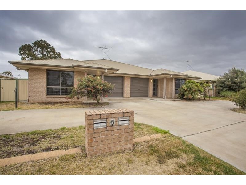 Units 1&2/5  Luscombe Street, Chinchilla QLD 4413