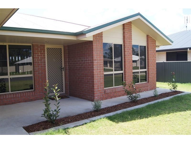 11 Cameron Street, Chinchilla QLD 4413