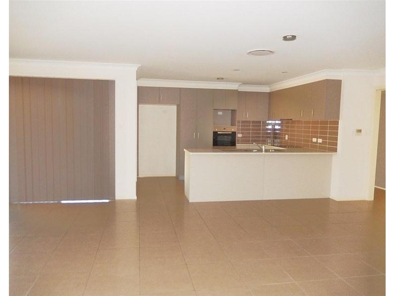 44 Sommerfeld Crescent, Chinchilla QLD 4413