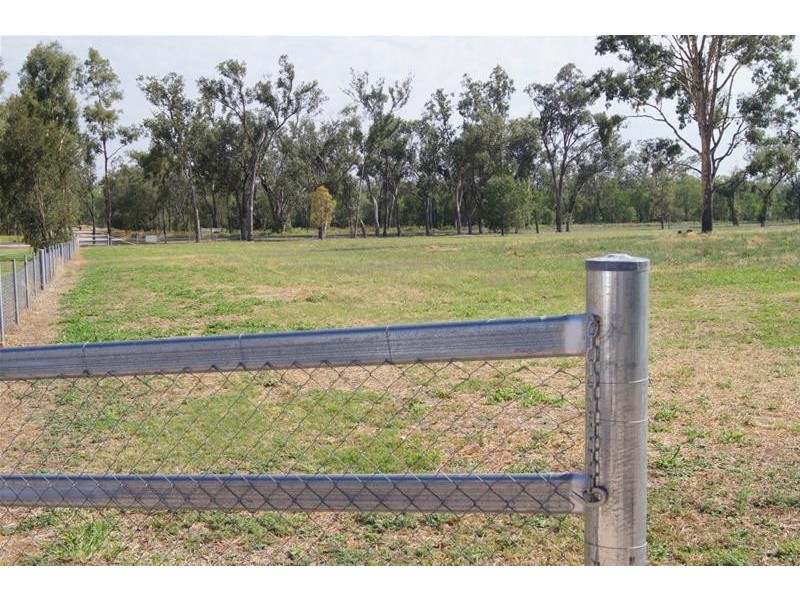 11 Mizpah Drive, Chinchilla QLD 4413