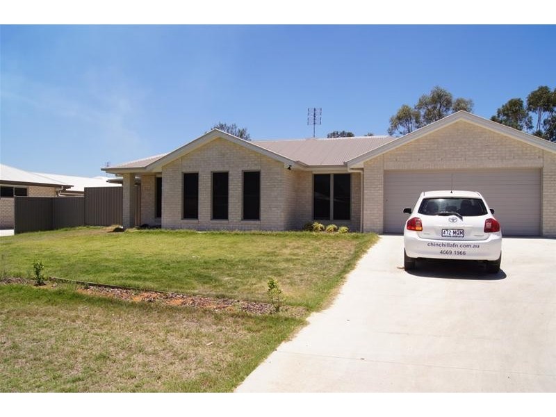 1/24 Lee Street, Miles QLD 4415