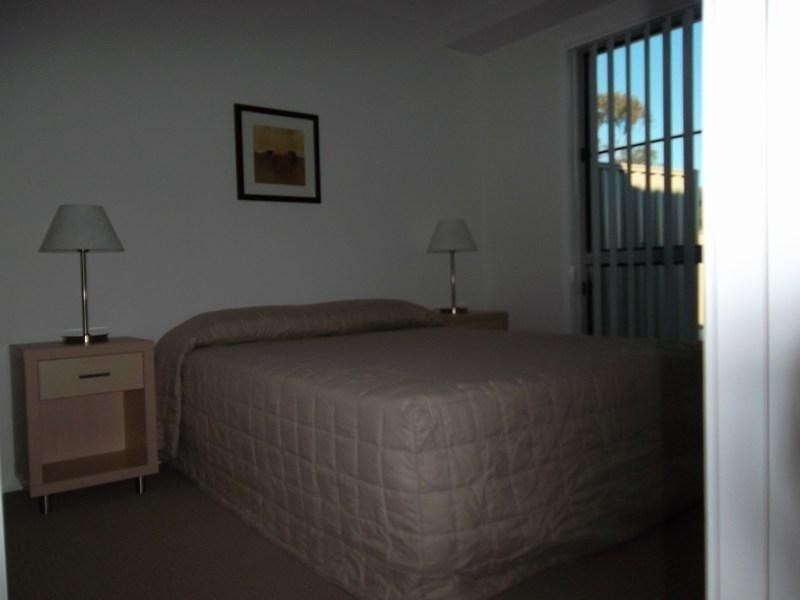 1/24 Lee Street, Miles QLD 4415