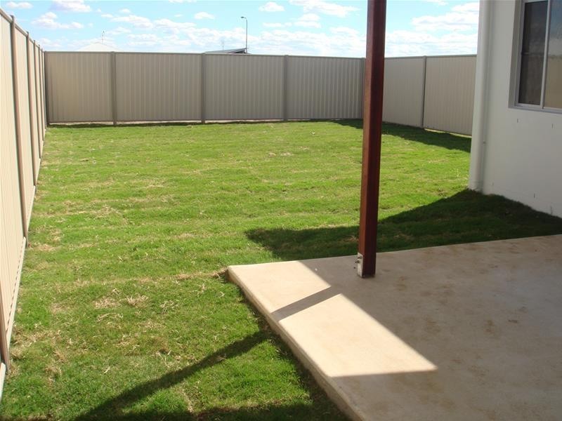 1 /12 Ellem Drive, Chinchilla QLD 4413