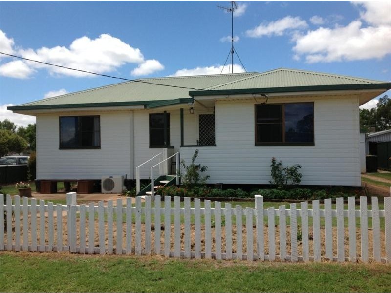 9 Atkins Street, Chinchilla QLD 4413