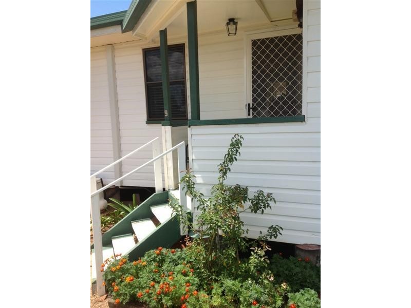 9 Atkins Street, Chinchilla QLD 4413