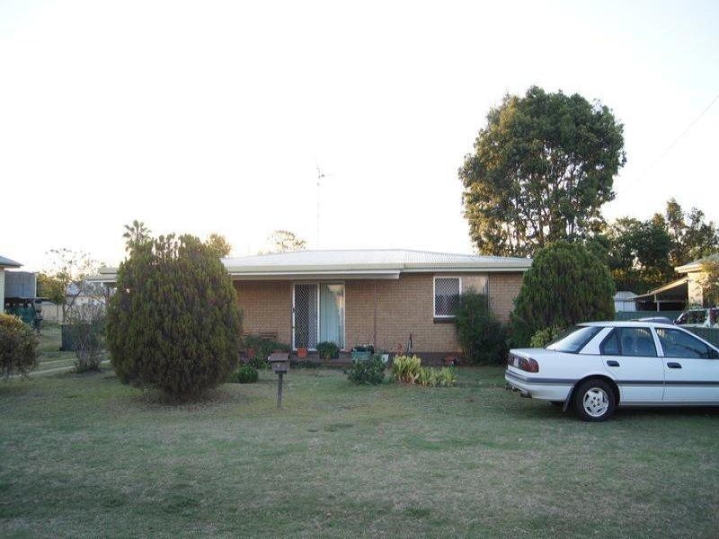 8 Atkins Street, Chinchilla QLD 4413