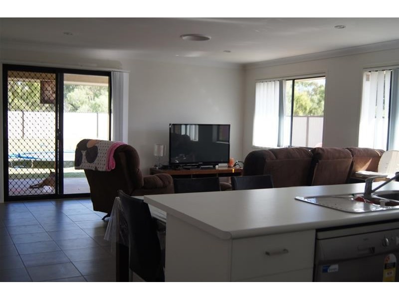 8 Cameron, Chinchilla QLD 4413