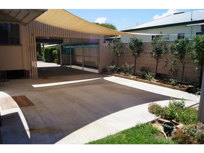 5 Atkins Street, Chinchilla QLD 4413