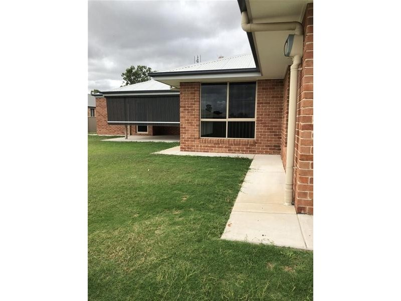 70 Sommerfeld Crescent, Chinchilla QLD 4413