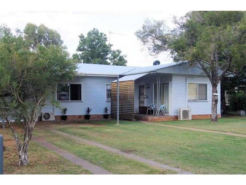 27 Barber Street, Chinchilla QLD 4413