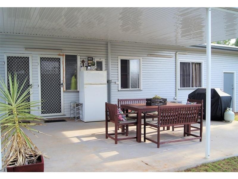 27 Barber Street, Chinchilla QLD 4413