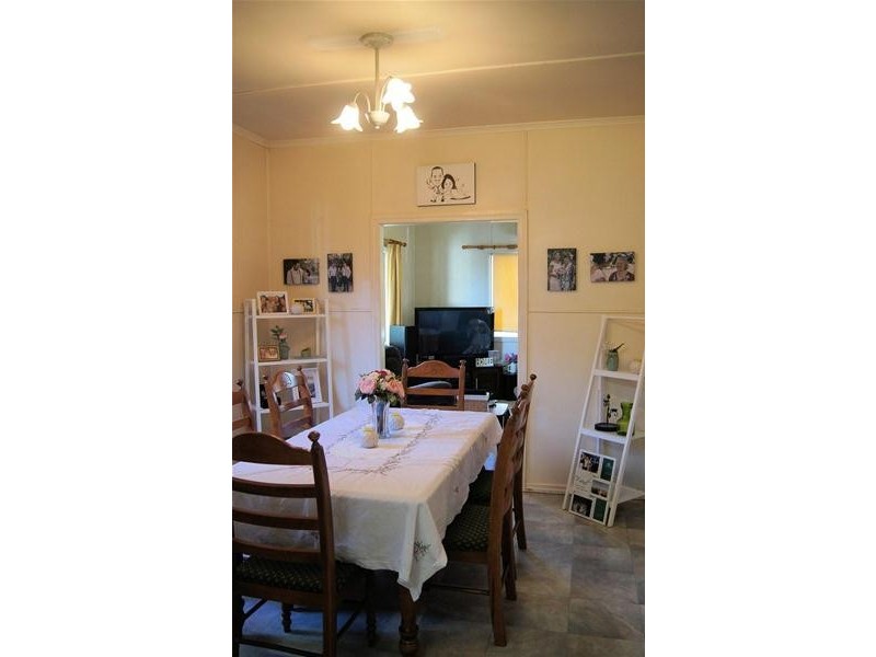 27 Barber Street, Chinchilla QLD 4413