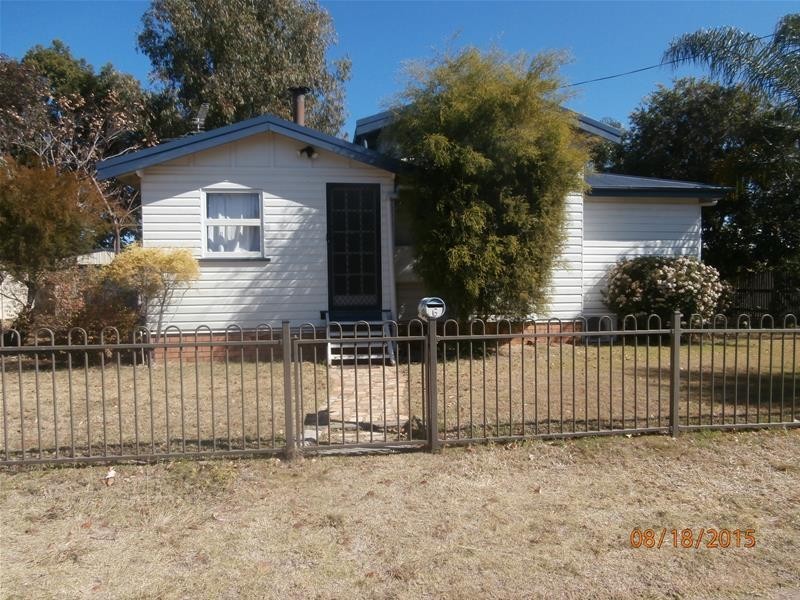 6 Wood Street, Chinchilla QLD 4413