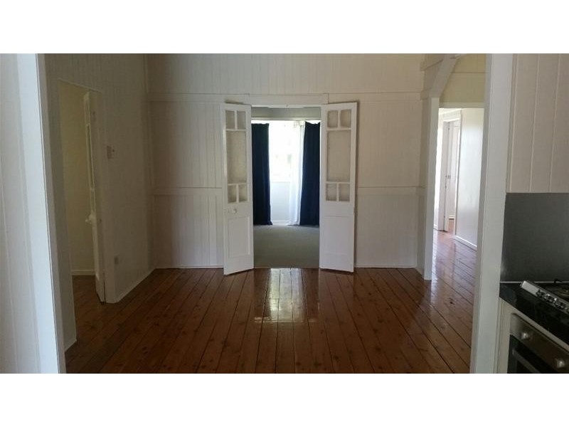 6 Wood Street, Chinchilla QLD 4413