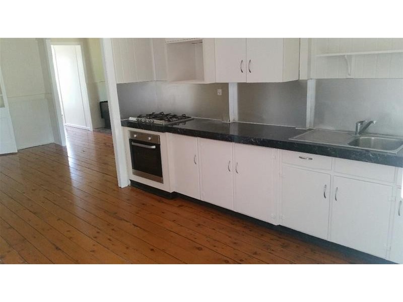 6 Wood Street, Chinchilla QLD 4413