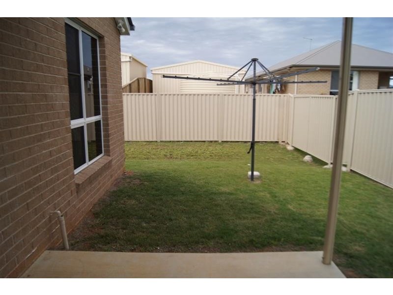 12 Lewis Street, Chinchilla QLD 4413