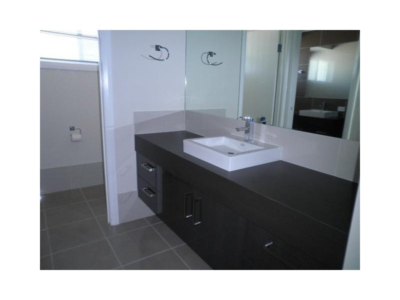 27 Cypress Pines Drive, Miles QLD 4415