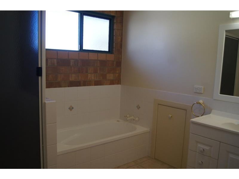 86 Rodger Street, Chinchilla QLD 4413