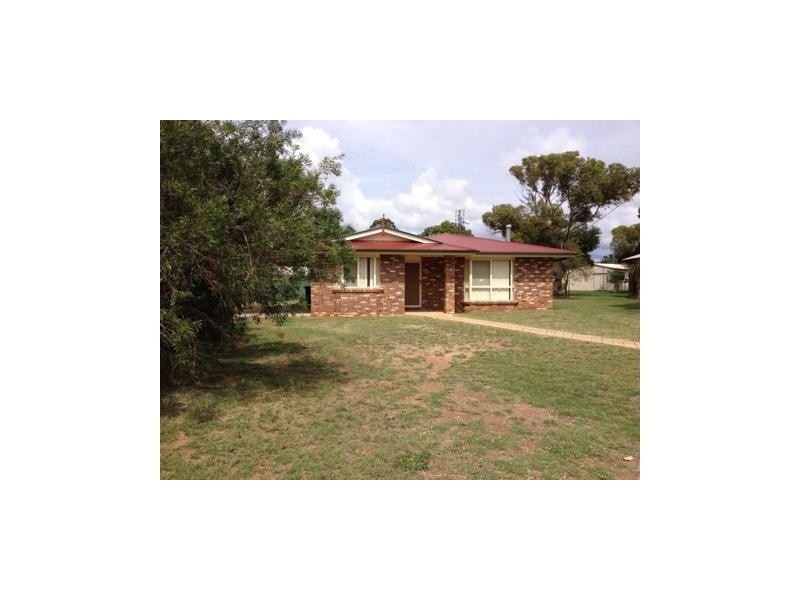 17 Beasley Street, Chinchilla QLD 4413