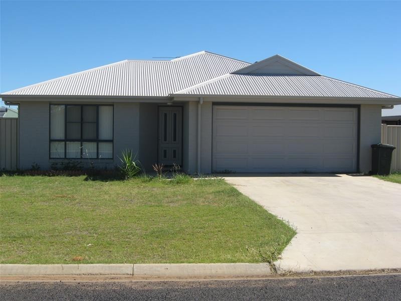 6 Cole Street, Chinchilla QLD 4413